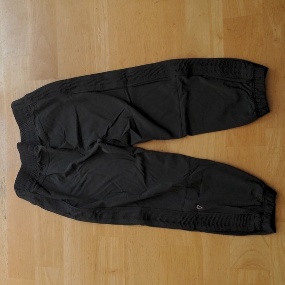 Ivivva Crop Joggers Dark Gray - Picture 2 of 5